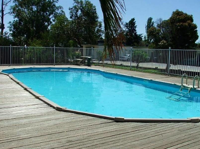 Lazy River Motor Inn Суон-Хилл Экстерьер фото